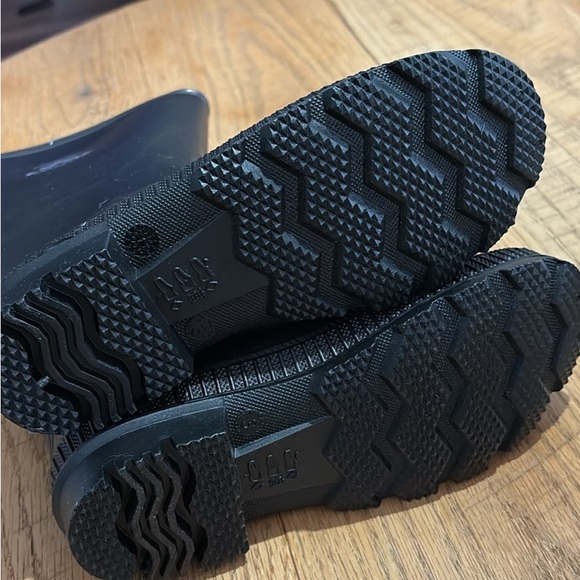 Kamik Black Waterproof Boots - Picture 2 of 2